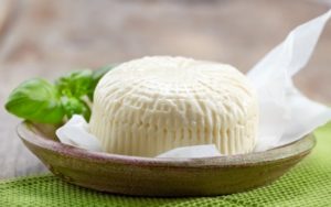 obeszhirennaya-rikotta